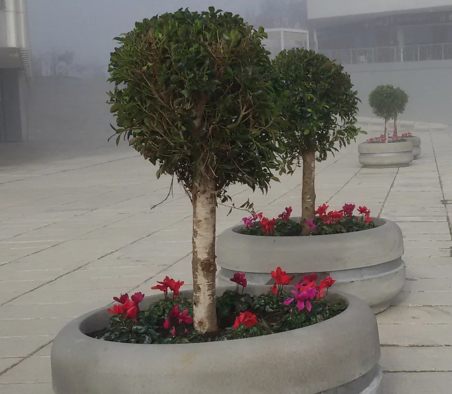 Jardineras redondas para plantas medianas, mobiliario urbano