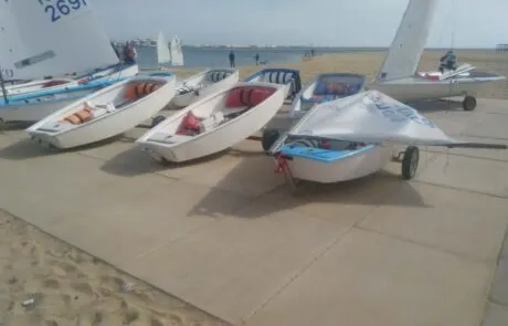 pavimento de hormigón en la playa